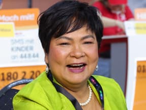 Narumol lacht in die Kamera