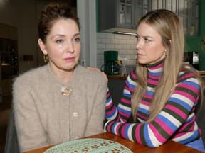 Nina weint bei GZSZ und Jessica tröstet sie