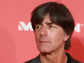 Jogi Löw guckt ernst