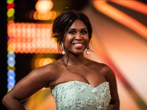 Motsi Mabuse lächelt in die Kamera