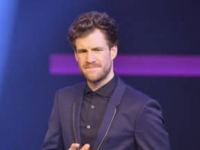 Luke Mockridge presst die Lippen aufeinander