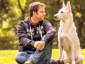 Martin Rütter mit einem Hund