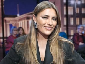 Sophia Thomalla lächelt