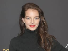 Yvonne Catterfeld mit roten Lippen