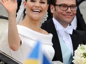 Es war die Traumhochzeit des Jahres. Ganz romantisch haben sich Kronprinzessin Victoria von Schweden und ihr bürgerlicher Freund Daniel Westling in Stockholm das Ja-Wort gegeben