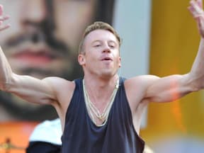 Er singt über Schwule und setzt sich für die gleichgeschlechtliche Ehe ein. Jetzt sprach Macklemore selbst über anhaltende Homo-Gerüchte