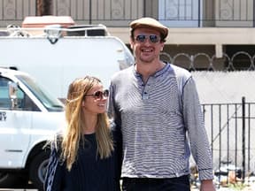 Die neue Frau an seiner Seite. Jason Segel beim Shoppen in Los Angeles