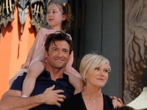 Familienbande: Hugh Jackman mit seiner Ehefrau Deborra-Lee und den Kids Ava und Oscar