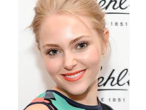 Beauty School - Der Look von AnnaSophia Robb