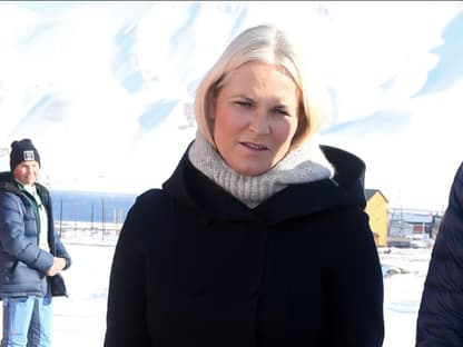 Mette-Marit von Norwegen schaut ernst