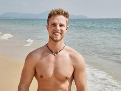 Bachelorette 2022: Tom Fröhlich in Badehose