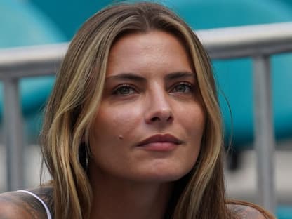 Sophia Thomalla guckt ins Leere