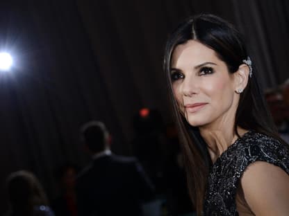 Sandra Bullock schaut traurig