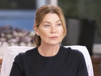 Ellen Pompeo sieht traurig zur Seite