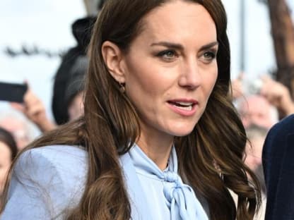 Prinzessin Kate schaut grimmig 