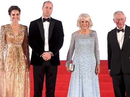 Kate, William, Camilla und Charles in festlichen Outfits bei der "James Bond"-Premiere 2021