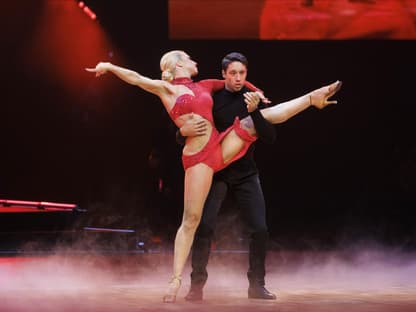 Kathrin Menzinger und René Casselly tanzen bei "Let's Dance"