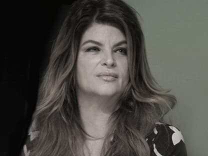 Kirstie Alley guckt nachdenklich