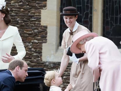 Prinzessin Kate, prinz William, Prinz George, Queen Elizabeth II. und ihr Kindermädchen Maria Borallo.