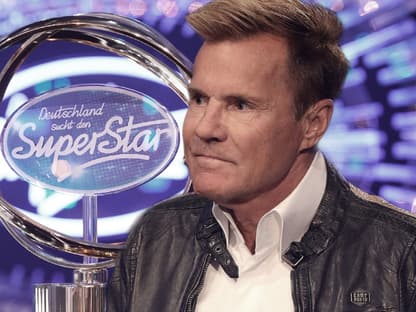 DSDS-Pokal im Hintergrund, Dieter Bohlen schaut ernst