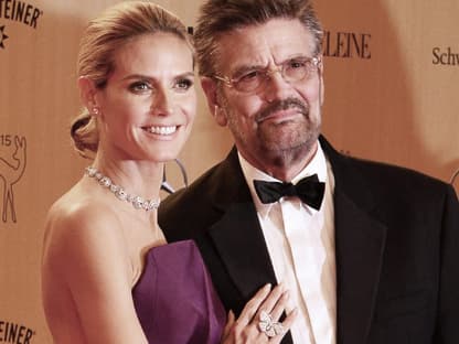 Heidi Klum und Günther Klum lächeln zusammen 