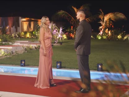 "Der Bachelor" Folge 1 – Jana und David Jackson bei ihrem 1. Aufeinandertreffen