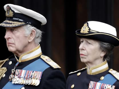 König Charles III. und Prinzessin Anne bei der Beerdigung von Queen Elizabeth II.