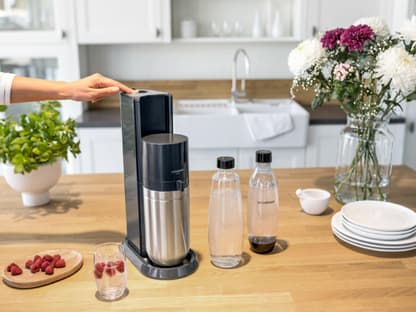 SodaStream Duo auf Tisch