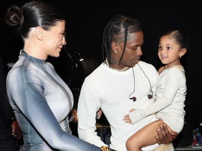 Kylie Jenner, Travis Scott und ihr Kind Stormi. 