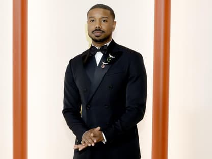 Michael B. Jordan Oscars 2023 schwarzer Anzug