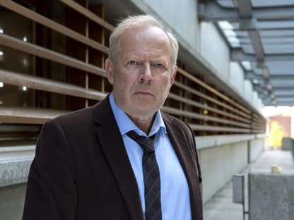 Kieler Tatort Borowski guckt ernst