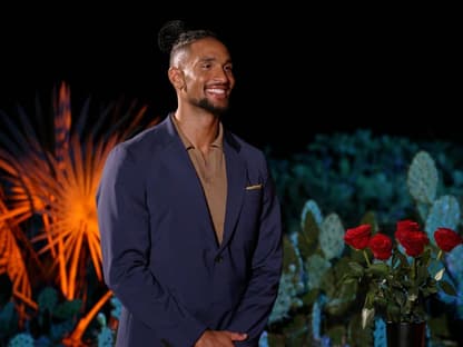 "Der Bachelor" 2023 - Folge 7 - David Jackson bei der Entscheidung 