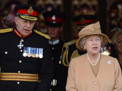 Sir Michael Jackson und Queen Elizabeth II. 