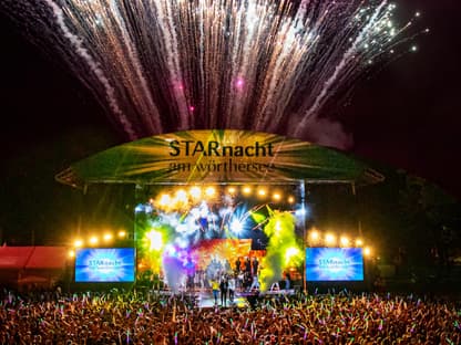 Starnacht am Wörthersee Bühne mit Feuerwerk