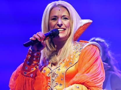 Stefanie Hertel in ihrer Rolle als Tanja bei Mamma Mia - Das Musical