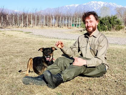 "Bauer sucht Frau International" 2023: Ezequiel mit Hund