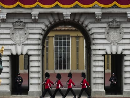 Buckingham-Palast, Krönung 2923. 