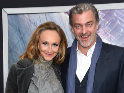 Ray Stevenson und Elisabetta Caraccia glücklich