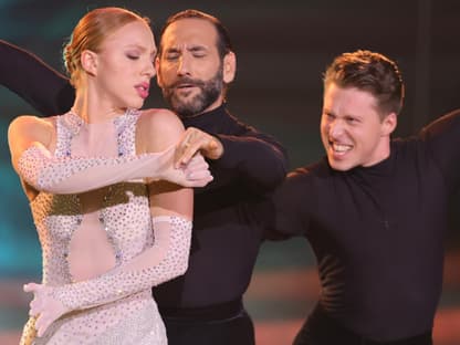 Anna Ermakova tanzt bei "Let's Dance" mit Massimo Sinató und Valentin Lusin