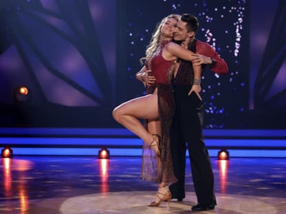 Julia Beautx und Zsolt Sándor Cseke tanzen im Finale von "Let's Dance".