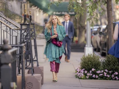 Carrie Bradshaw (Sarah Jessica Parker) in "And Just Like That" ... - Staffel 2