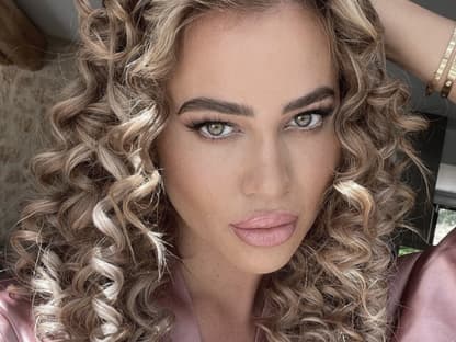 Jessica Haller mit Locken