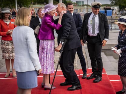 Königin Margrethe mit König Harald und Königin Sonja. 