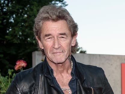 Peter Maffay lächelt leicht