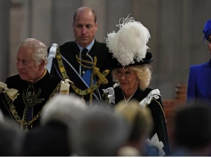 Prinzessin Kate, Prinz William, König Charles III. und Königin Camilla in Schottland.