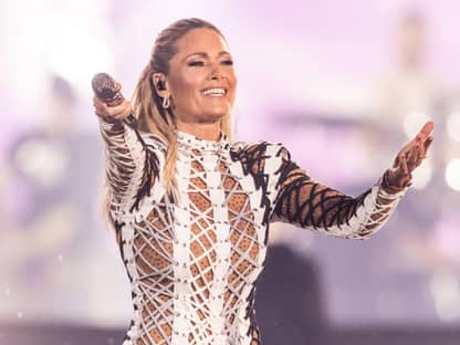 Helene Fischer glücklich auf der Bühne