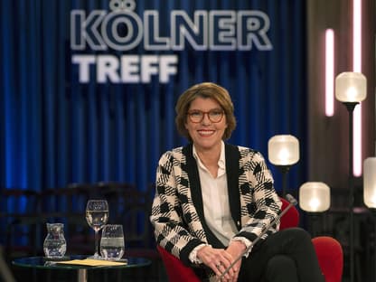 Bettina Böttinger im "Kölner Treff"-Studio