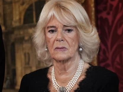 Königin Camilla sieht traurig aus