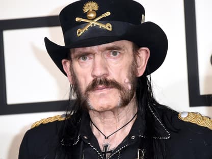 Lemmy Kilimister guckt ernst