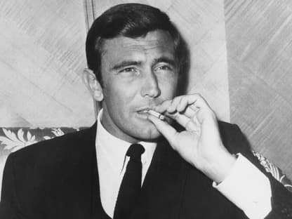 George Lazenby als James Bond